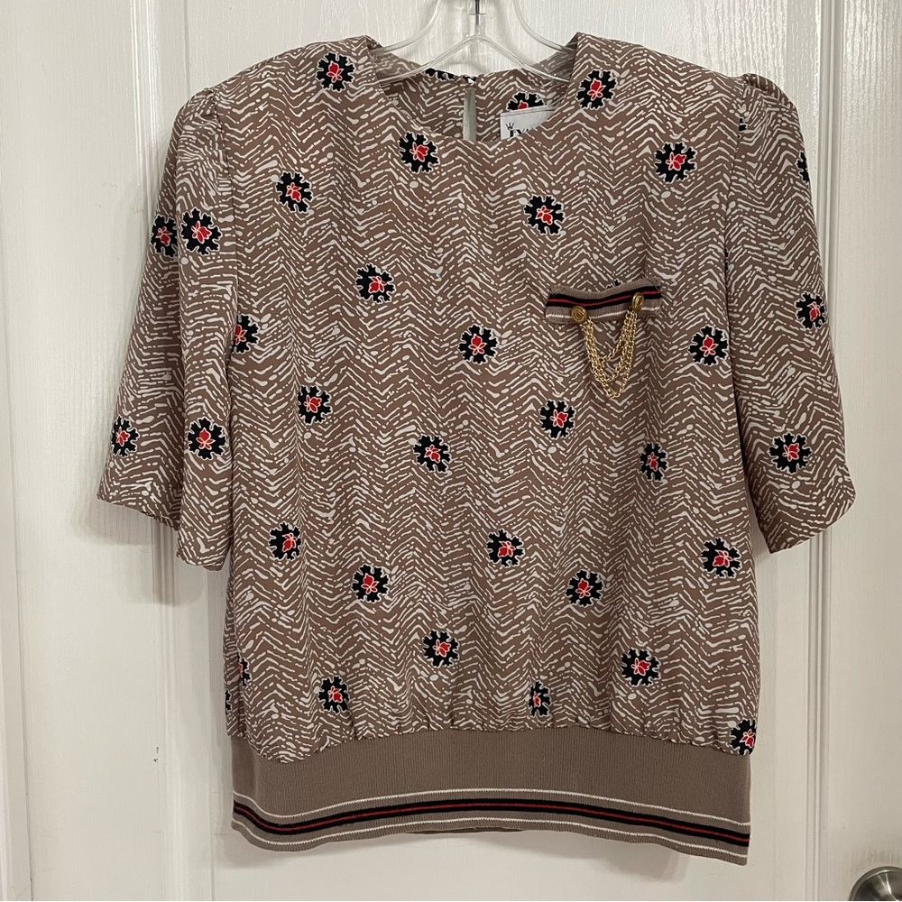 90s VTG EVANNA Women’s Beige Cream Short Sleeve Black Red Accents Chain Size 14